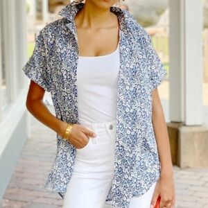 Amy Kuschel Knot Everyday Shirt Blue Floral Print Short‎ Sleeve Button Front Top